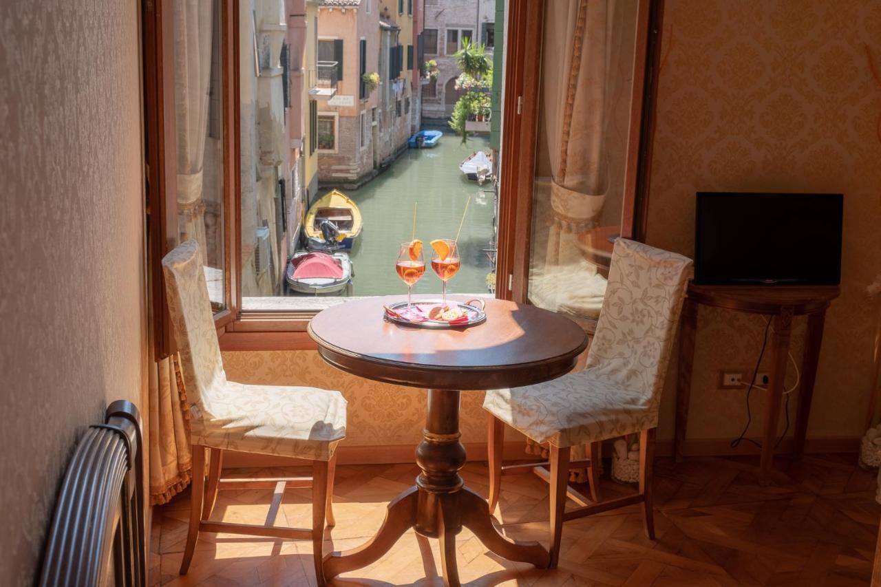 Dimora Al Doge Beato Vista Canale Venesia Bagian luar foto